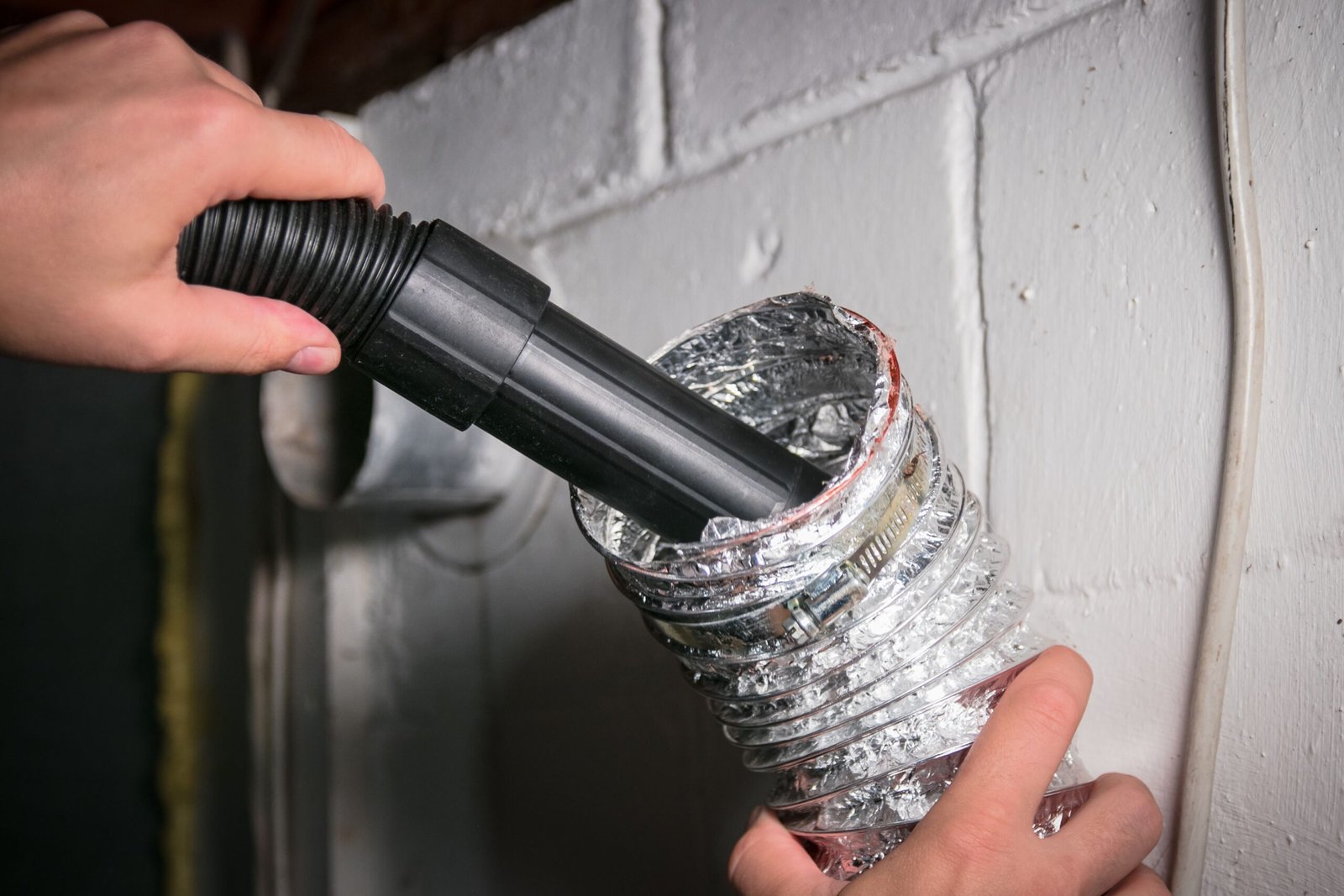 6 Benefits of Air Duct Cleaning for your Commercial Business