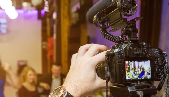 7 Tips for Shooting Interviews, From the Background to the Mic