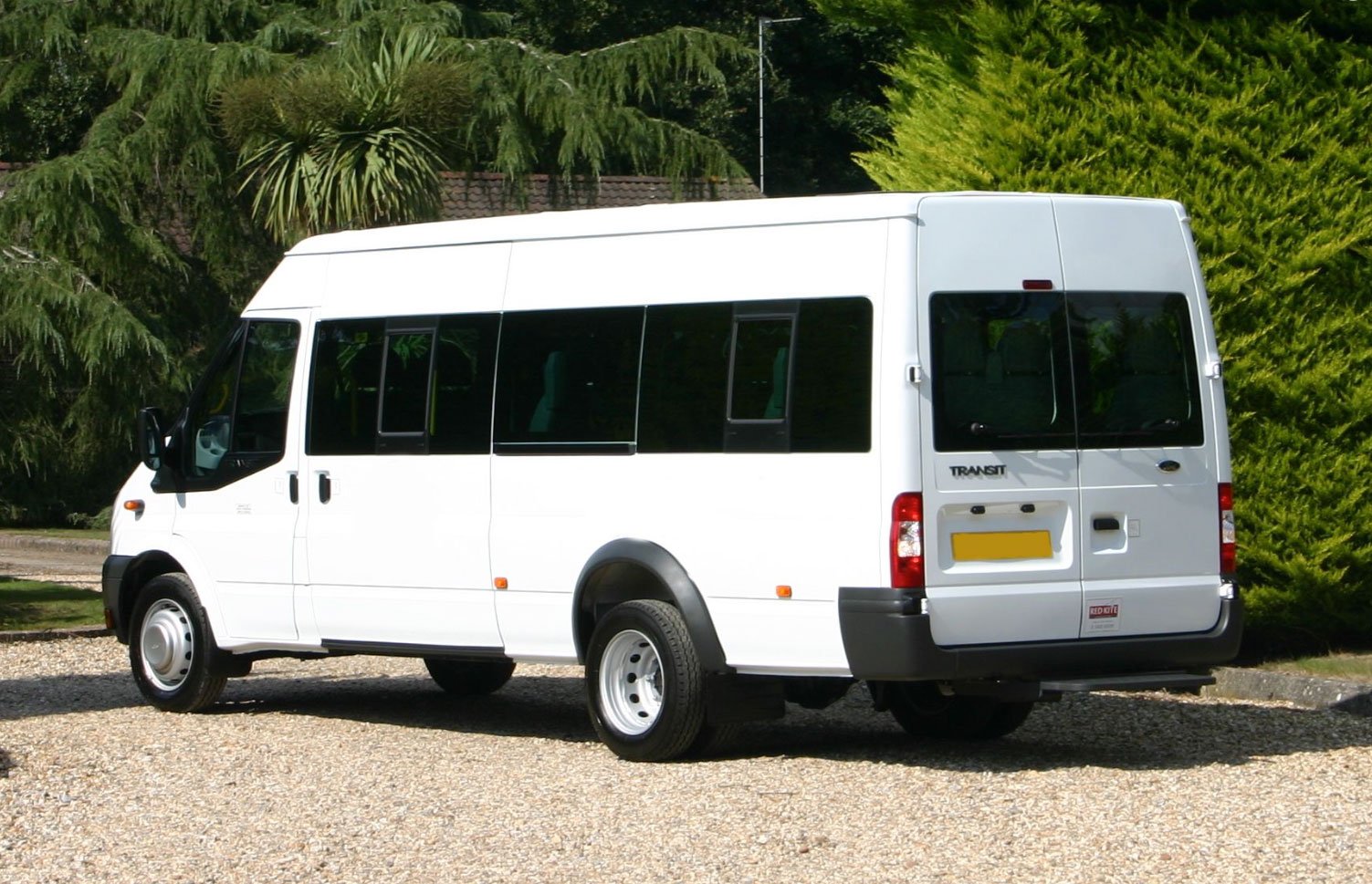 Navigating Comfortably: Cardiff to Bristol Airport Minibus Services