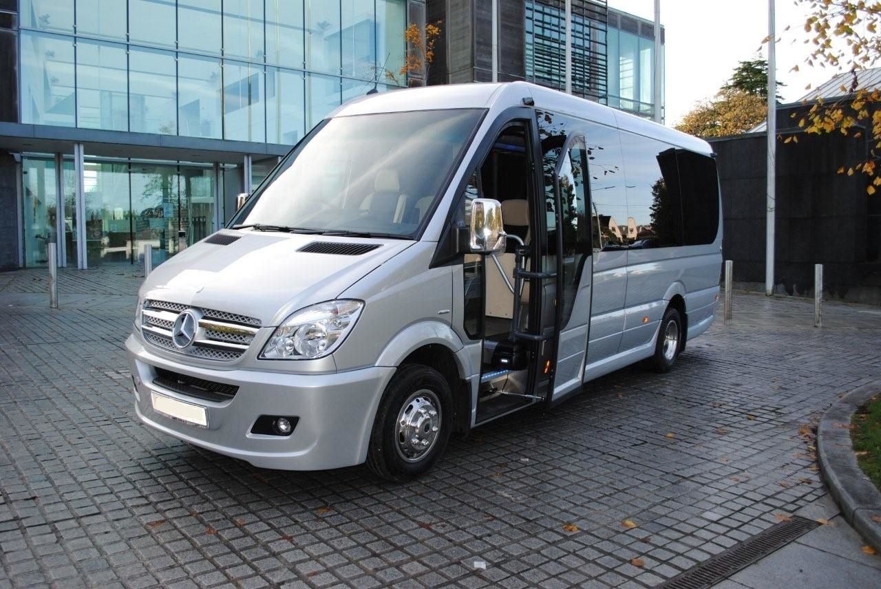 Exploring the Benefits of a 14-Seater Minibus