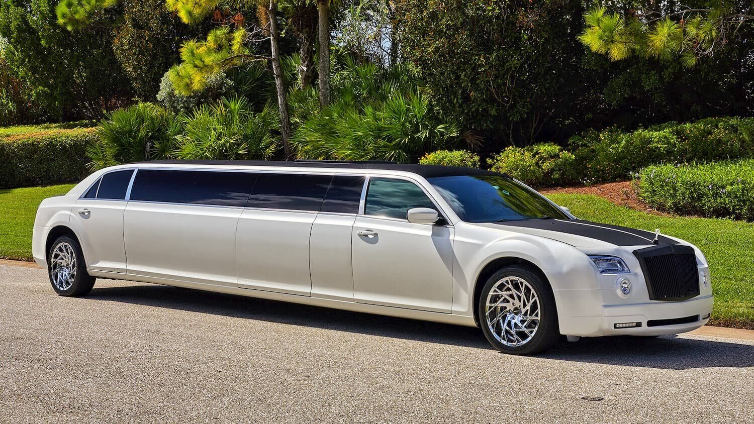 Limo Hire Birmingham The Perfect Way to Add Luxury to Your Special Occasion